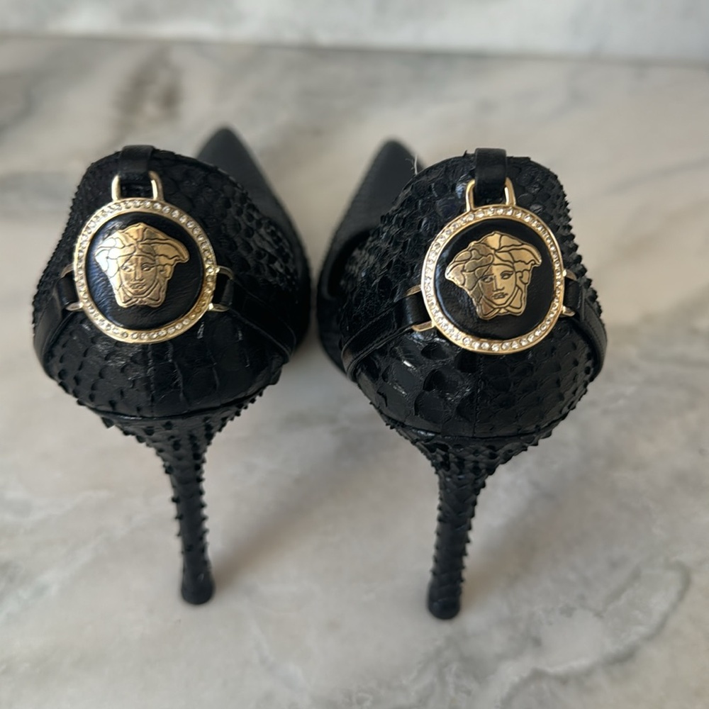 Vtg Versace Python Pumps In Black - image 4